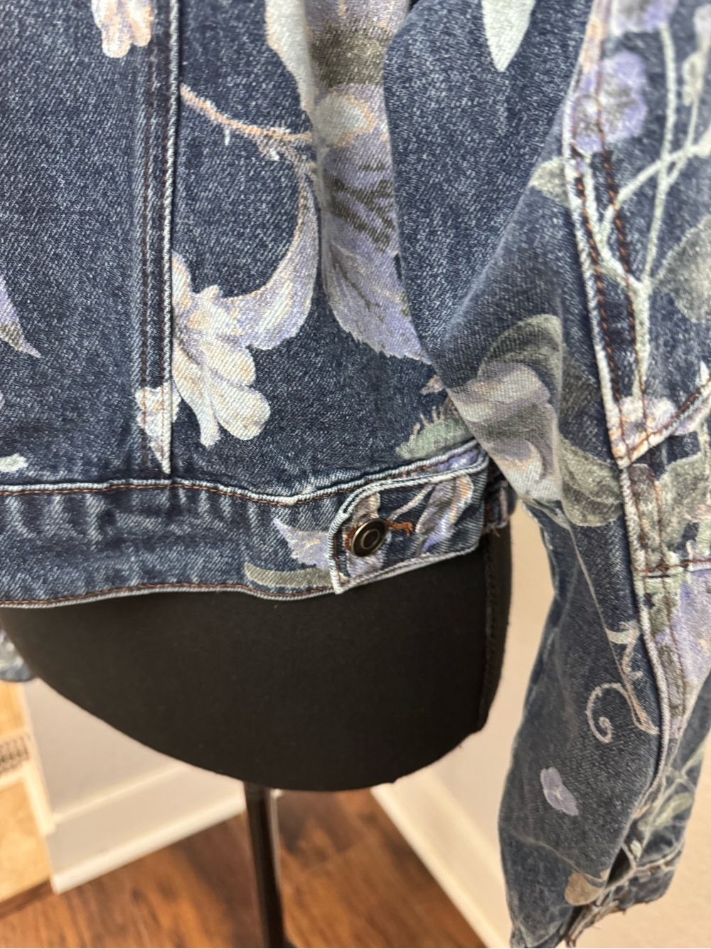100% Cotton Floral Print Cropped Denim Jacket - Blue Barrel Sleeves NWOT - Picture 8 of 16
